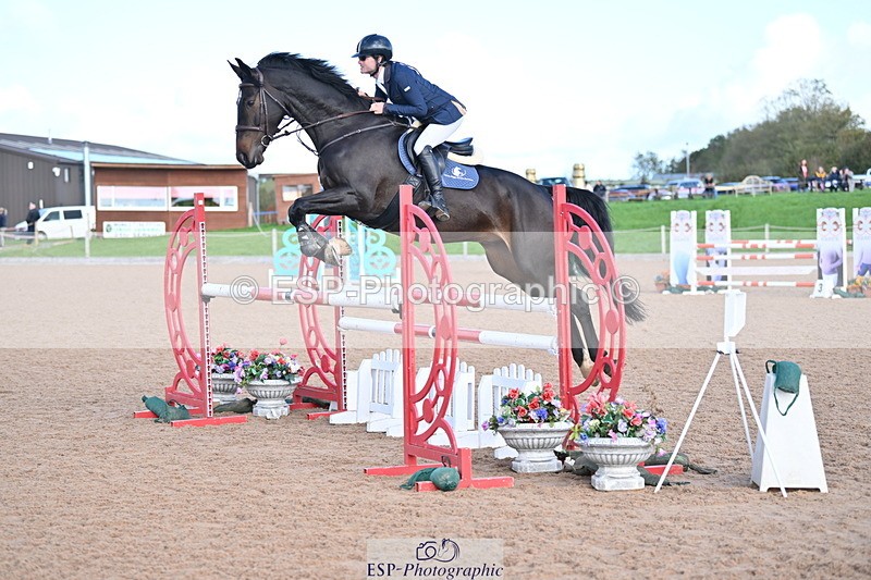 231014A-104017-04178 - Cls 18 Newcomers & 1.10m Open