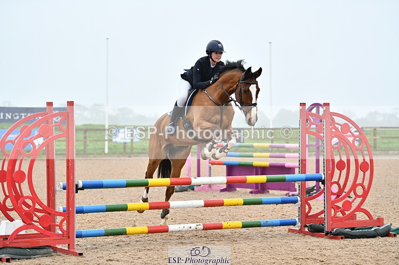 241102A-111242-04223 - SAT Cls 9 British Novice and 90cm Open