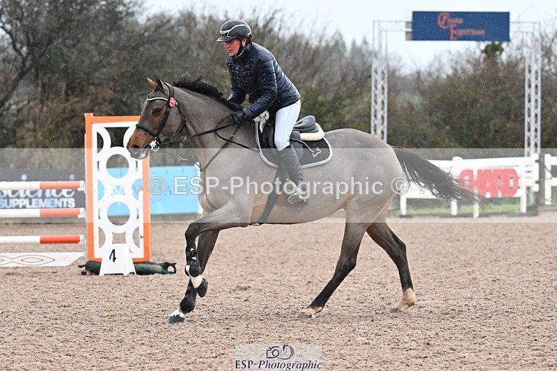251205-123041-00486 - Cls 7 Snr Newcomers and 1.10m