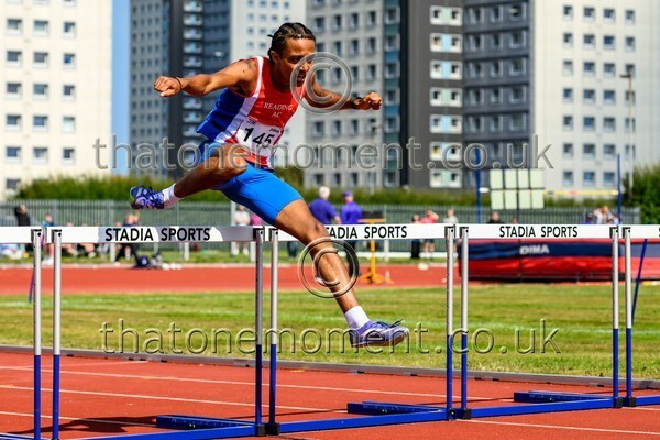 Age25SAT-916294 - Track Male