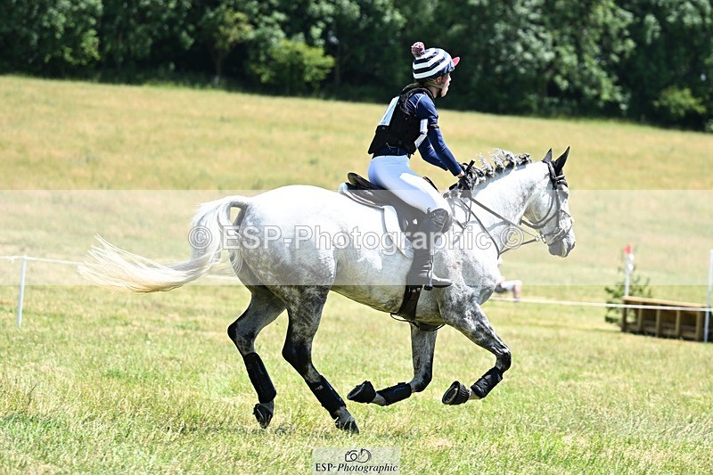 240629X-140239-3976 - 177-Coco_Smythe-MACHAS_GREY