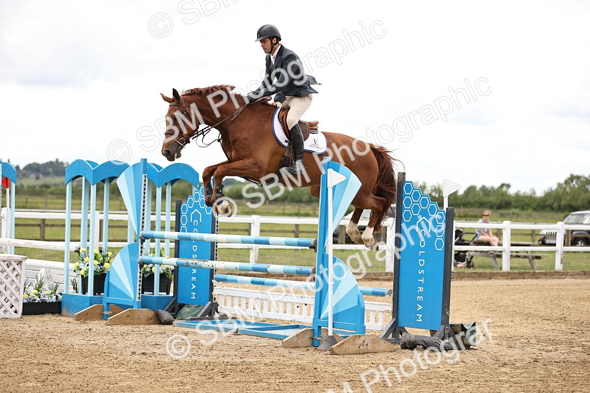 SBM_002969 - Class 11 - Senior Newcomers - 1.10m