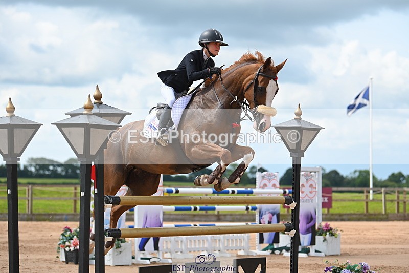 230721A-110121-05525 - Cls 6, 2 Star Medium 1.35m