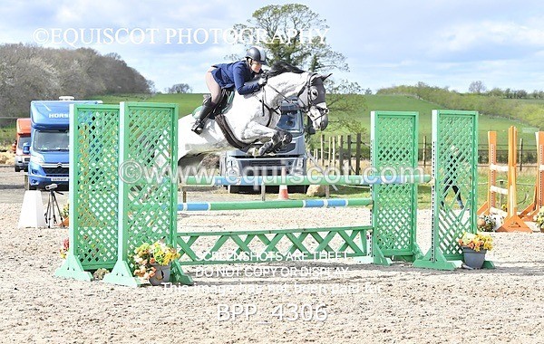 BPP_4306 - CLASS 8 FRI Senior Foxhunter/ 1.20m Open