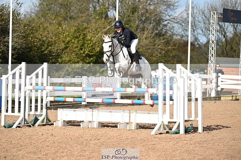 241026A-125949-00944 - SAT Cls 10 Pony Foxhunter and 1.10m Open