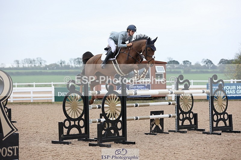 241101A-133221-02131 - FRI Cls 6 Foxhunter and 1.20m Open