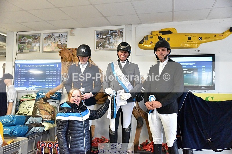 250215-131540-03677 - Medium Silver Presentations