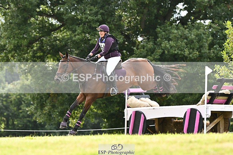 240825X-170728-37414 - 80cm XC 16.30 to 17.30