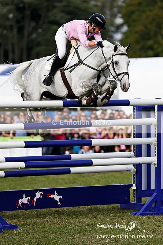 _LES8750a - Equestrian