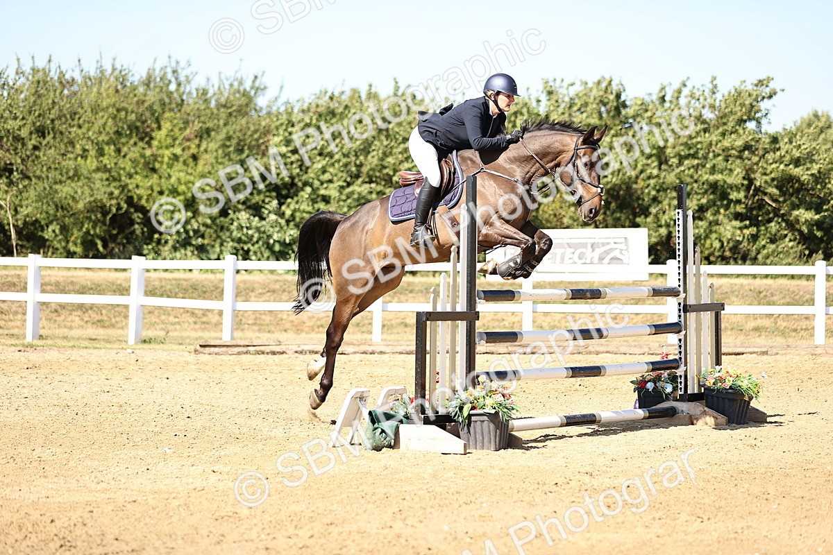 SBM_015676 - Class 16 - Senior foxhunter - 1.20m Open