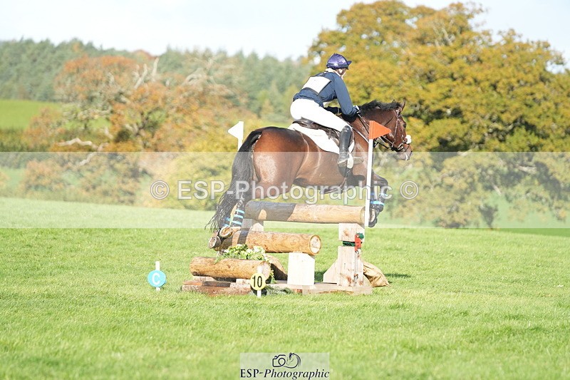 251024A-105316-06986 - A-007-Maja.Hullah