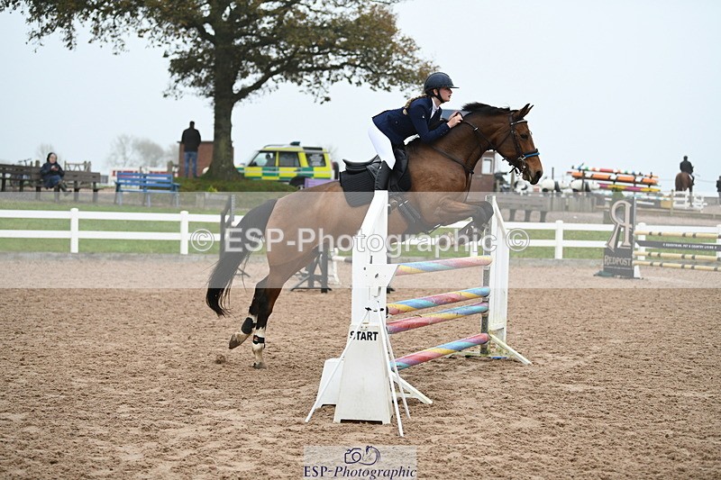 241103A-102417-07451 - SUN Cls 21 Snr Newcomers and 1.10m Open