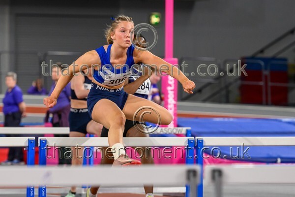 Age26SAT-914490 - Track Female Set One