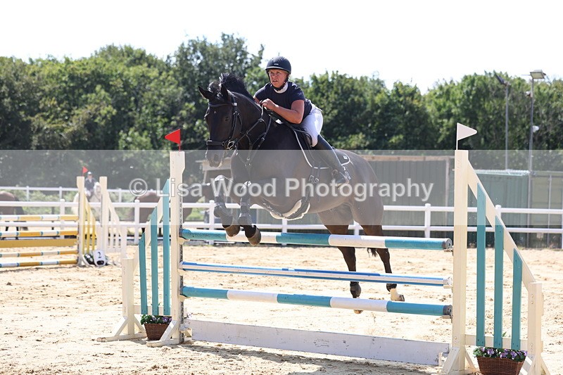 3E7A1697 - Class 8: Senior Newcomers/1.10m open