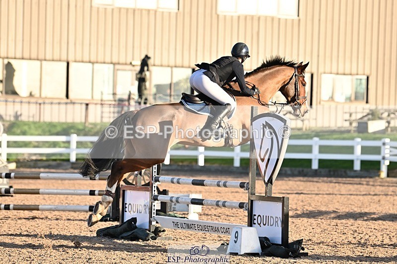 241208-093928-01528 - Cls 18 Bliss of London Novice Champ Q