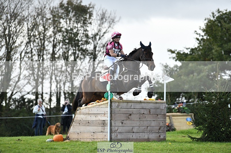 231022-131705-28670 - 312-HALVANNA.THE.LAST.SONG-Holly.Horton-XC