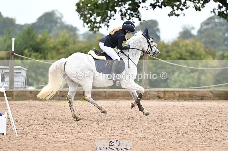 250920-154245-01777 - Cls 21 Pony Intro 80cm Derby