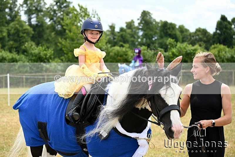 WJ6_8139 - Nancy & Churchill's first Show 22-06-25