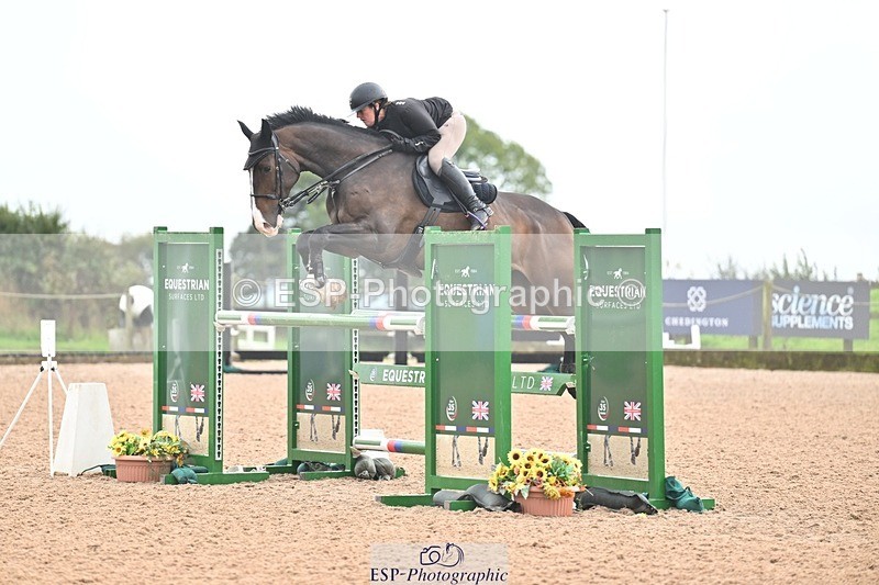 251003-132719-01120 - Cls 3 Foxhunter and 1.20m
