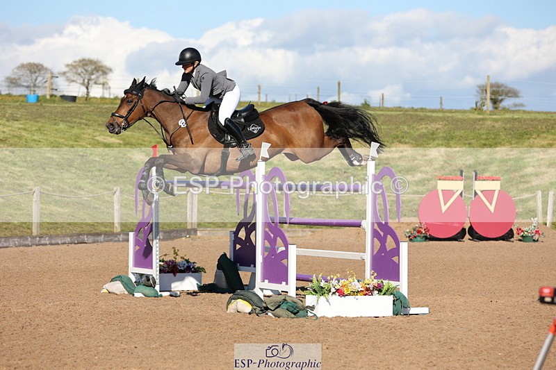 240419A-171426-09674 - Cls 10, 2 Star Big Tour 145cm  Break to End