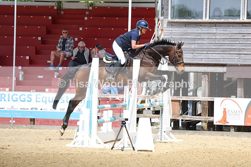 3E7A0306 - Class 10: Senior 95cm open