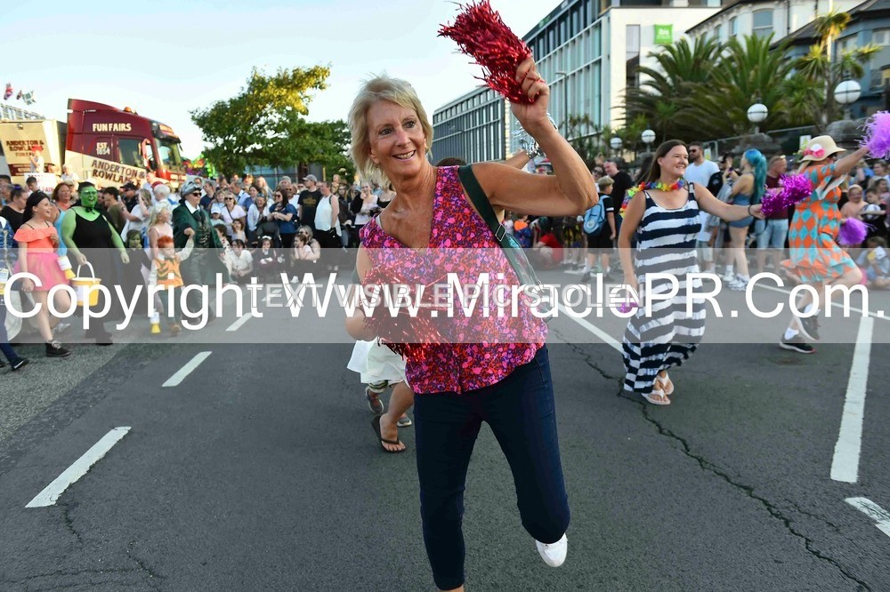 SH4_3649 - Carnival Procession.