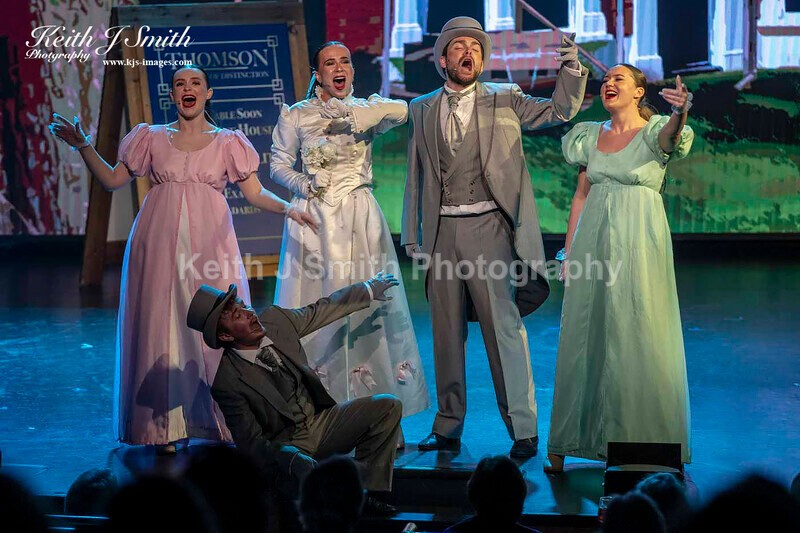 6KJS0318 - Ambition show team