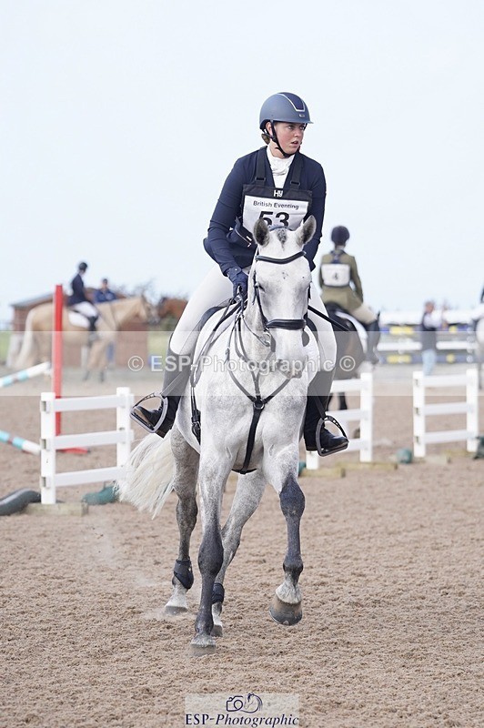 240831A-094828-00042 - 053-Lydia.Steele-FOLLYS.HERO