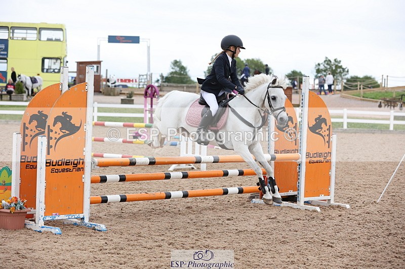 240630A-181201-16334 - Cls 28 Stepping Stones 128cm + 138cm