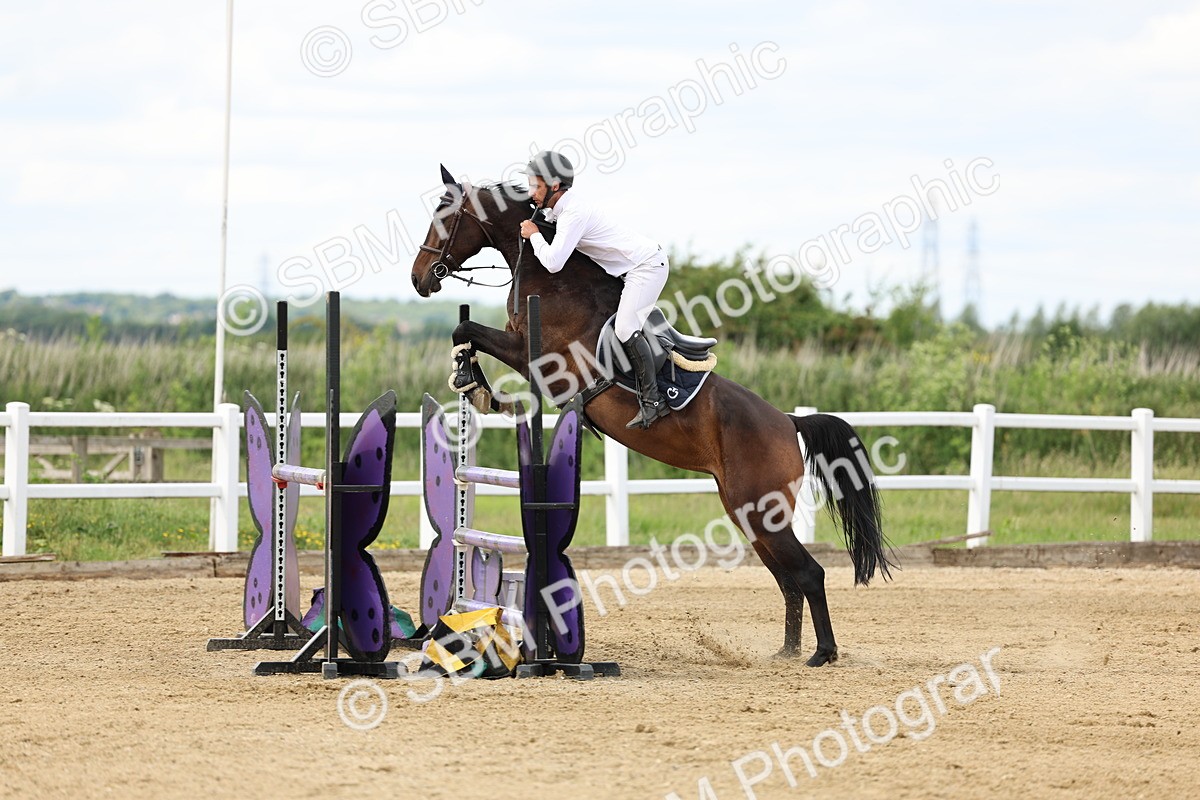 SBM_006144 - Class 19 - Senior Newcomers - 1.10m