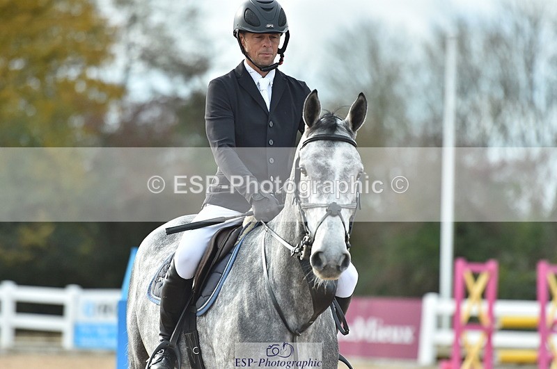 231111A-121358-01769 - Cls 12 Newcomers & 1.10m Open