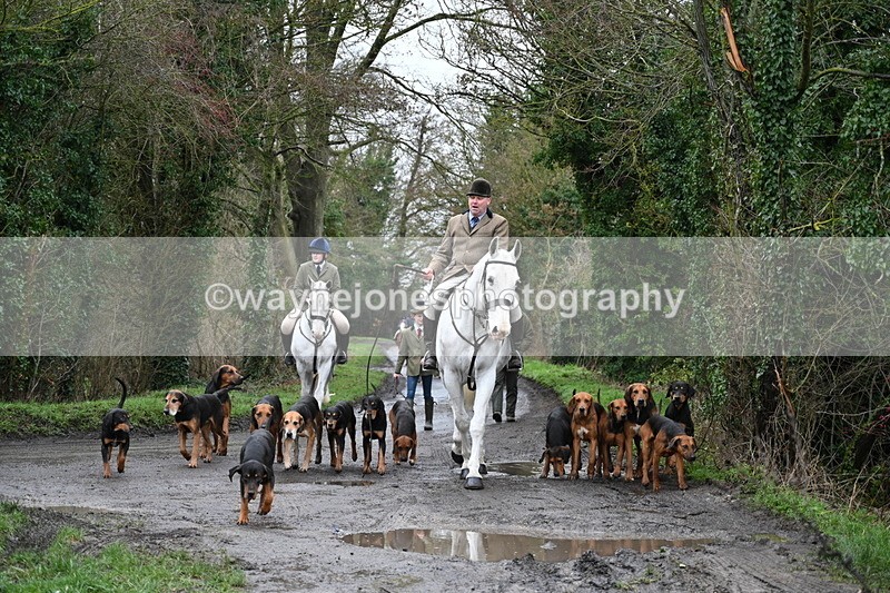 WJ7_9417 - Walk out..