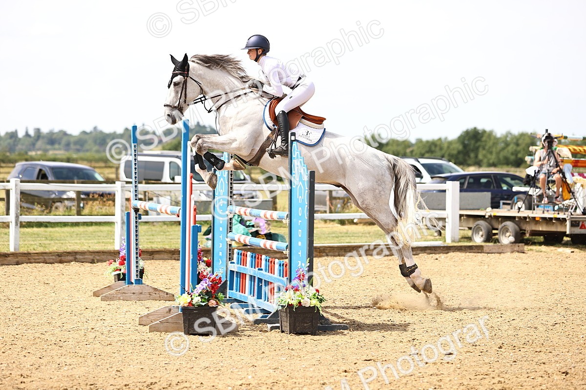 SBM_000695 - Class 15 - Redpost Equestian Senior Foxhunter - 1.20m