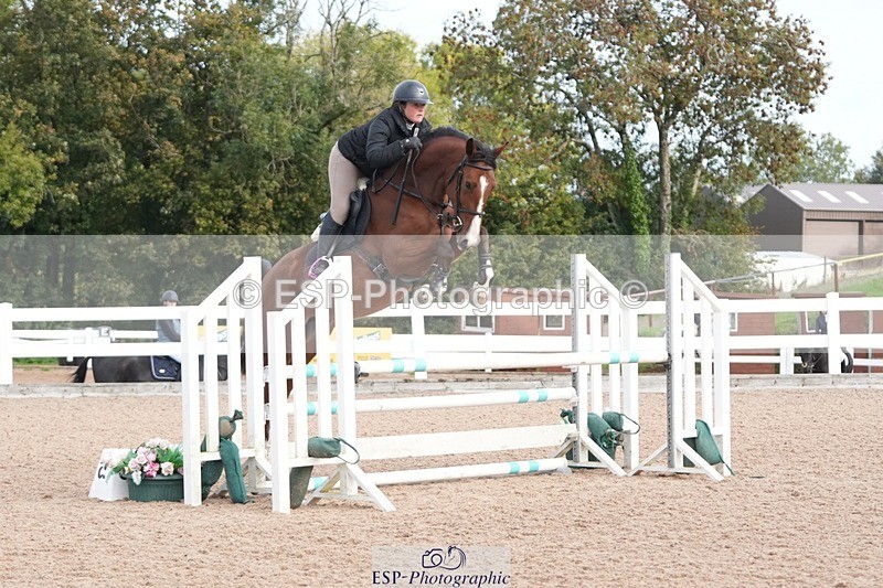 251005-100105-02432 - Cls 22 British Novice and 90cm