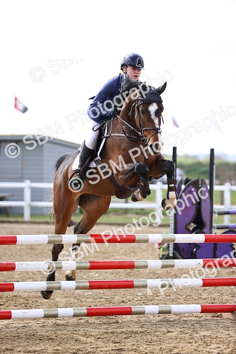 SBM_5142 - Class 9 - Senior British Novice - 90cm