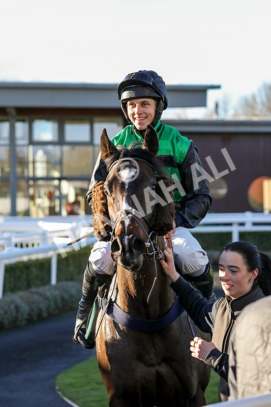 241123-Race 2-Latin Verse-0932 - Race 2