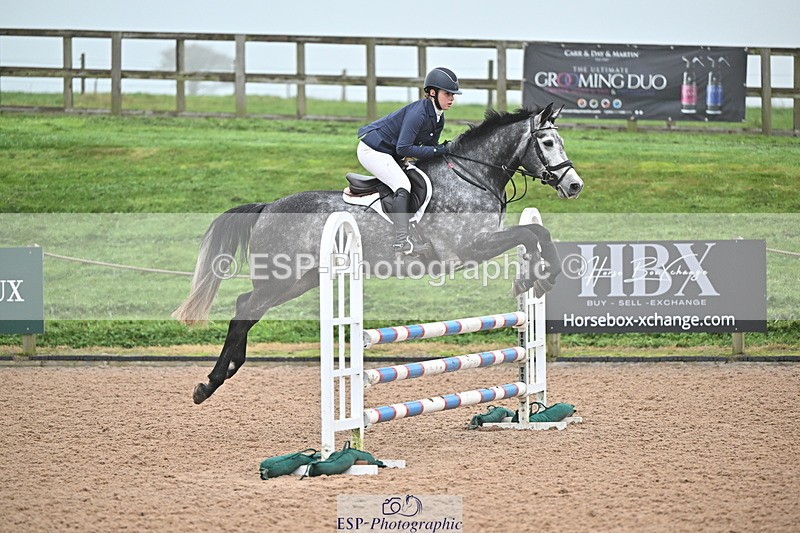 241103A-103954-06711 - SUN Cls 18 British Novice and 90cm Open