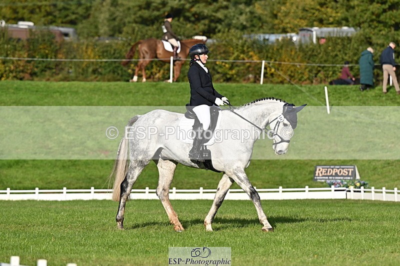 251024A-101224-08260 - G-554-Kerri.Mcnicol