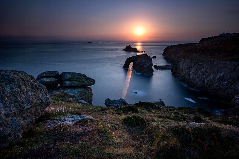 Follow the light - Cornwall