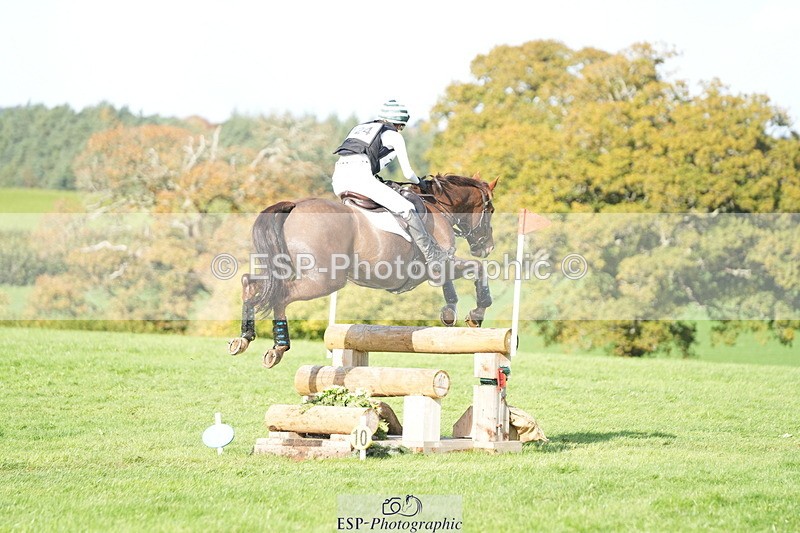 251024A-121542-08690 - B-124-Sophie.Lamb