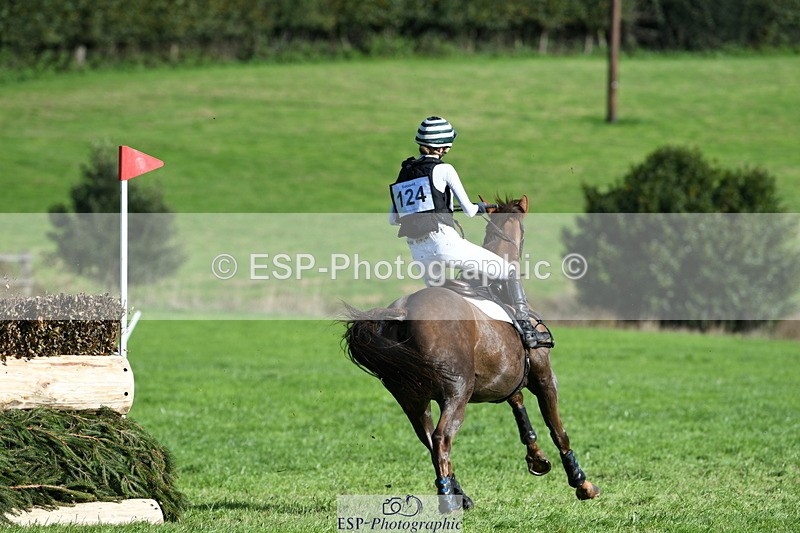 251024A-121247-09211 - B-124-Sophie.Lamb