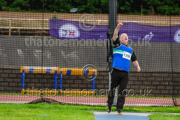 CEM26-926247 - Track Male Set Two