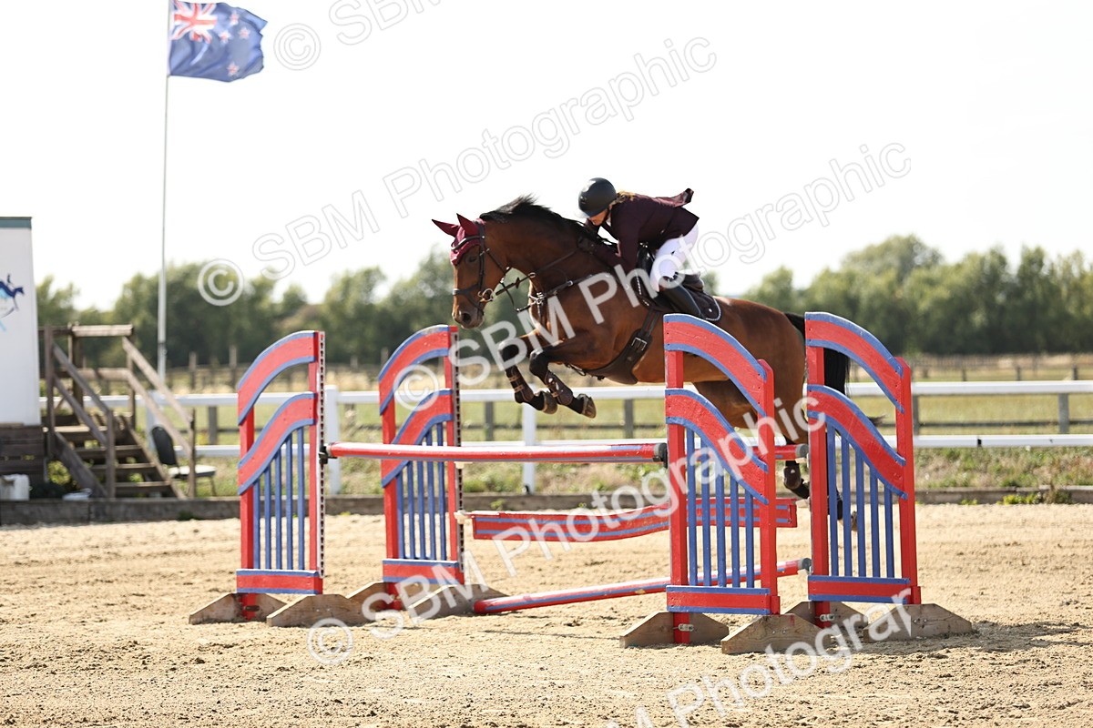 SBM_005214 - Class 6 = Senior Newcomers - 1.10m Open