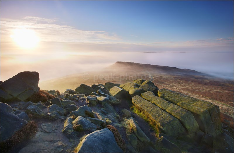 Higger Tor over Misty Carl Wark - Peak District | Dark Peak