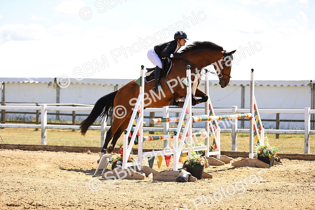 SBM_015013 - Class 15 - Senior Newcomers - 1.10m Open