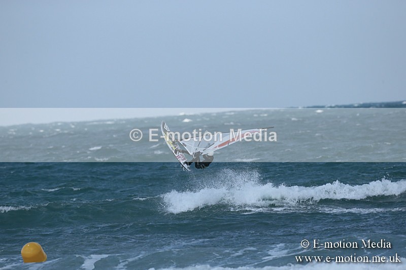 WS 020413-210 - Windsurfing