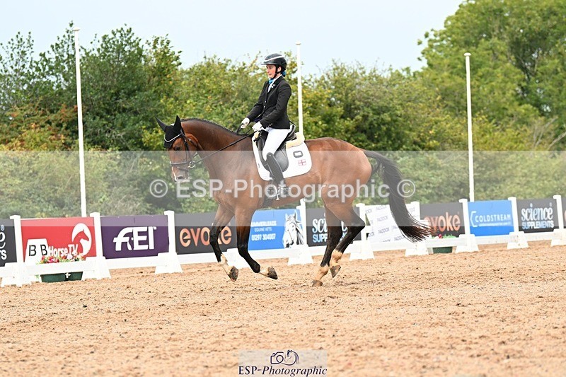 250907-130539-09966 - 031-Rebecca.ParsonageMr.T.STW