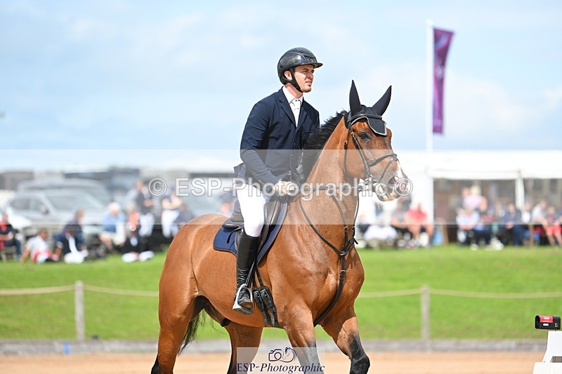 230721A-151520-07137 - Cls 10, 2 Star Big 1.45m Start to break