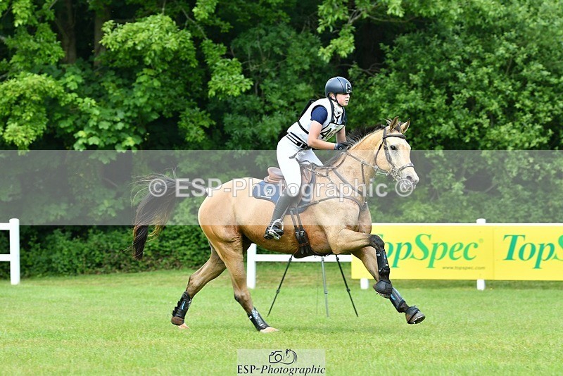 230528-135120-17308 - 464-GRANDE_BY_DESIGN-Emma_Manton-XC