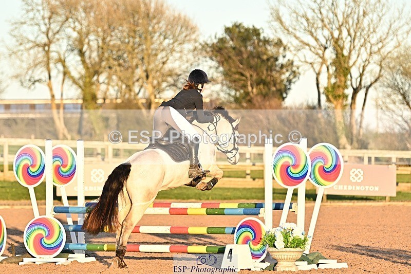 250401-190931-00903 - 90cm Classes